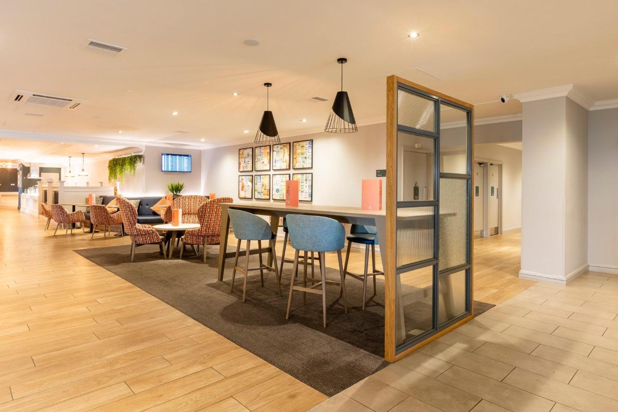 - Glasgow Airport By Ihg Hotel Paisley