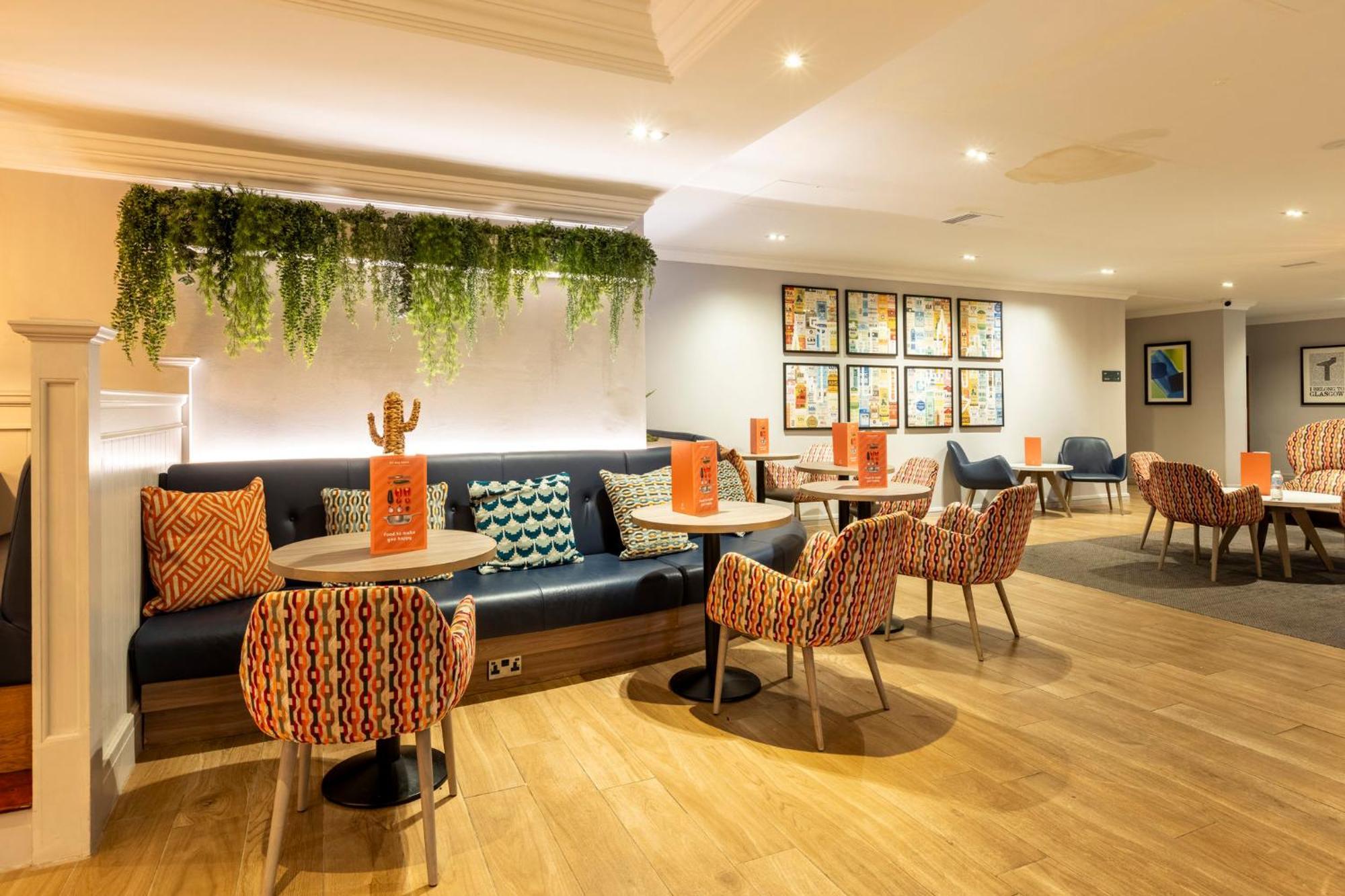 Holiday - Glasgow Airport, An Ihg 3* Paisley