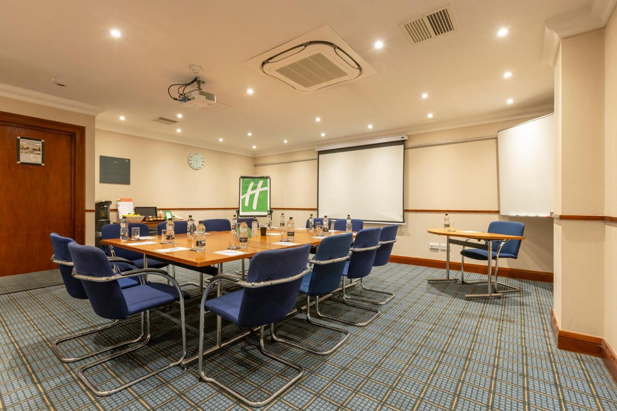 Отель - Glasgow Airport By Ihg 3*