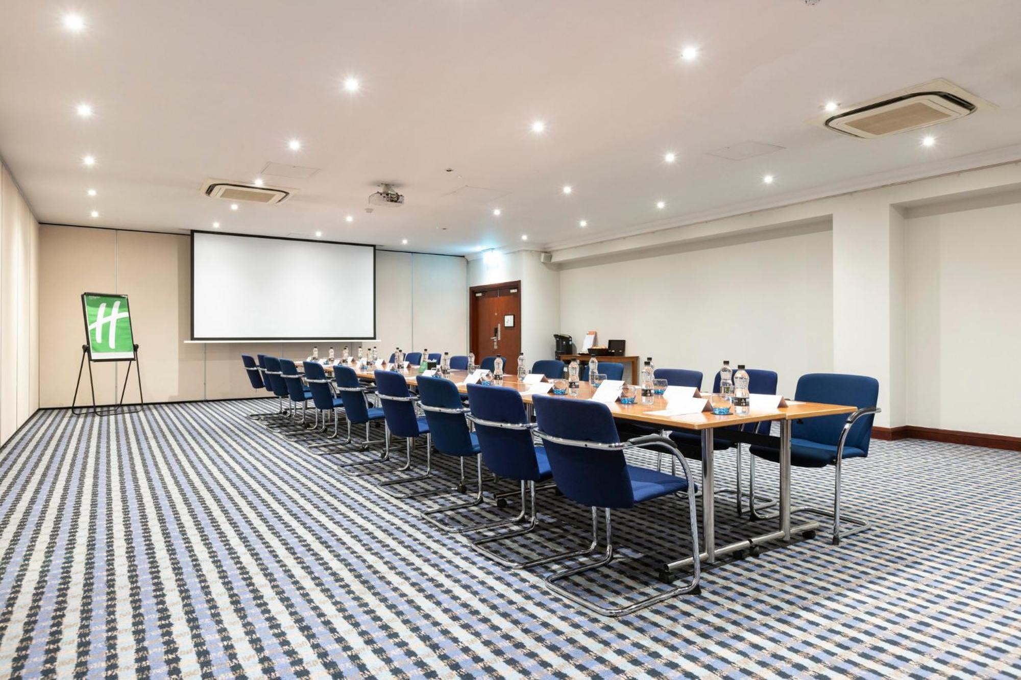 - Glasgow Airport By Ihg 3* Paisley