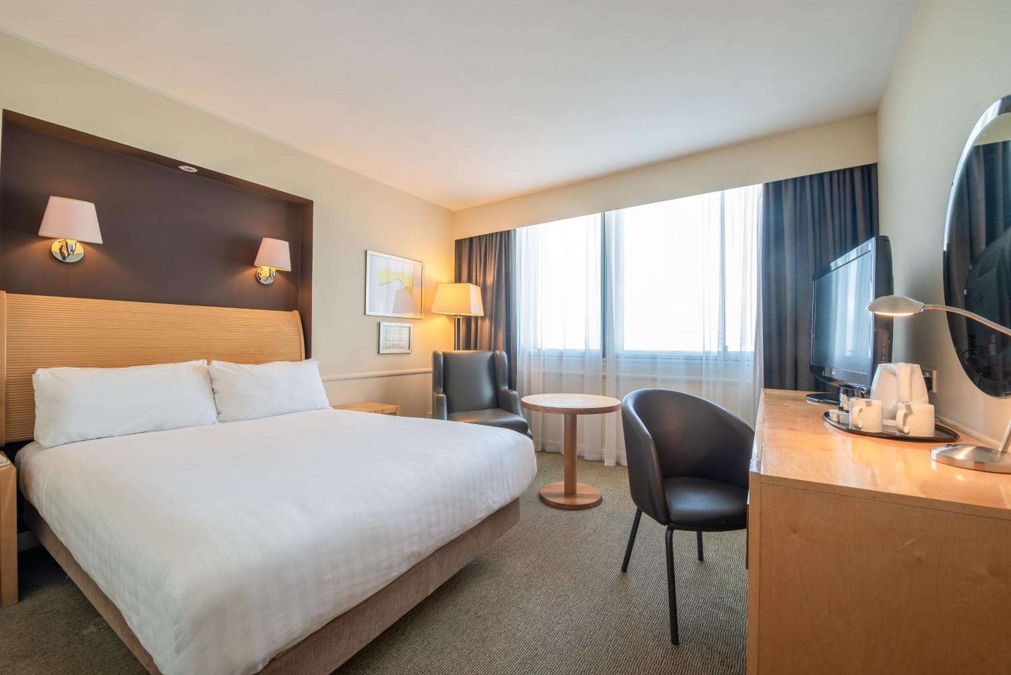 Holiday - Glasgow Airport, An Ihg 3* Paisley