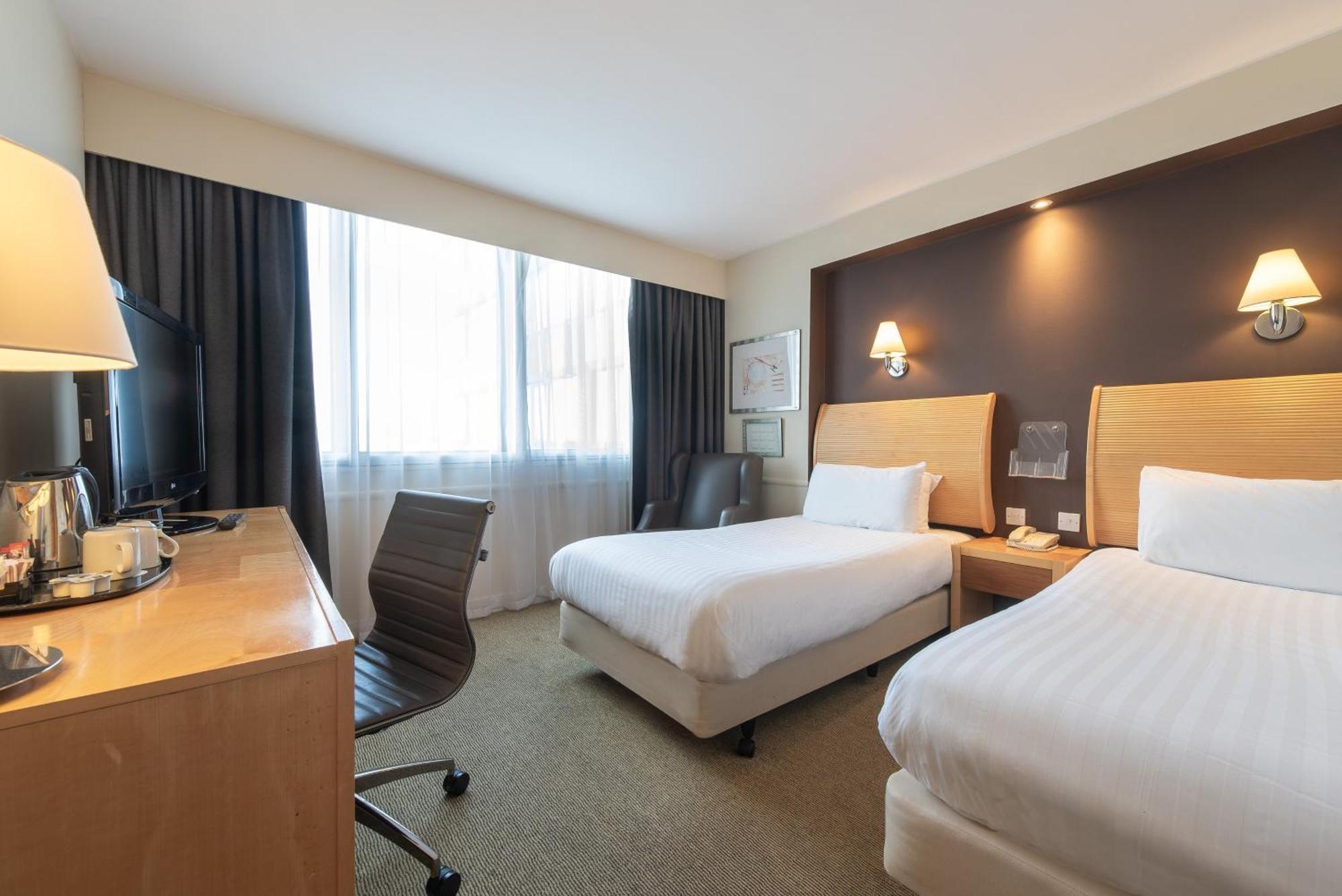 - Glasgow Airport By Ihg Hotel Paisley