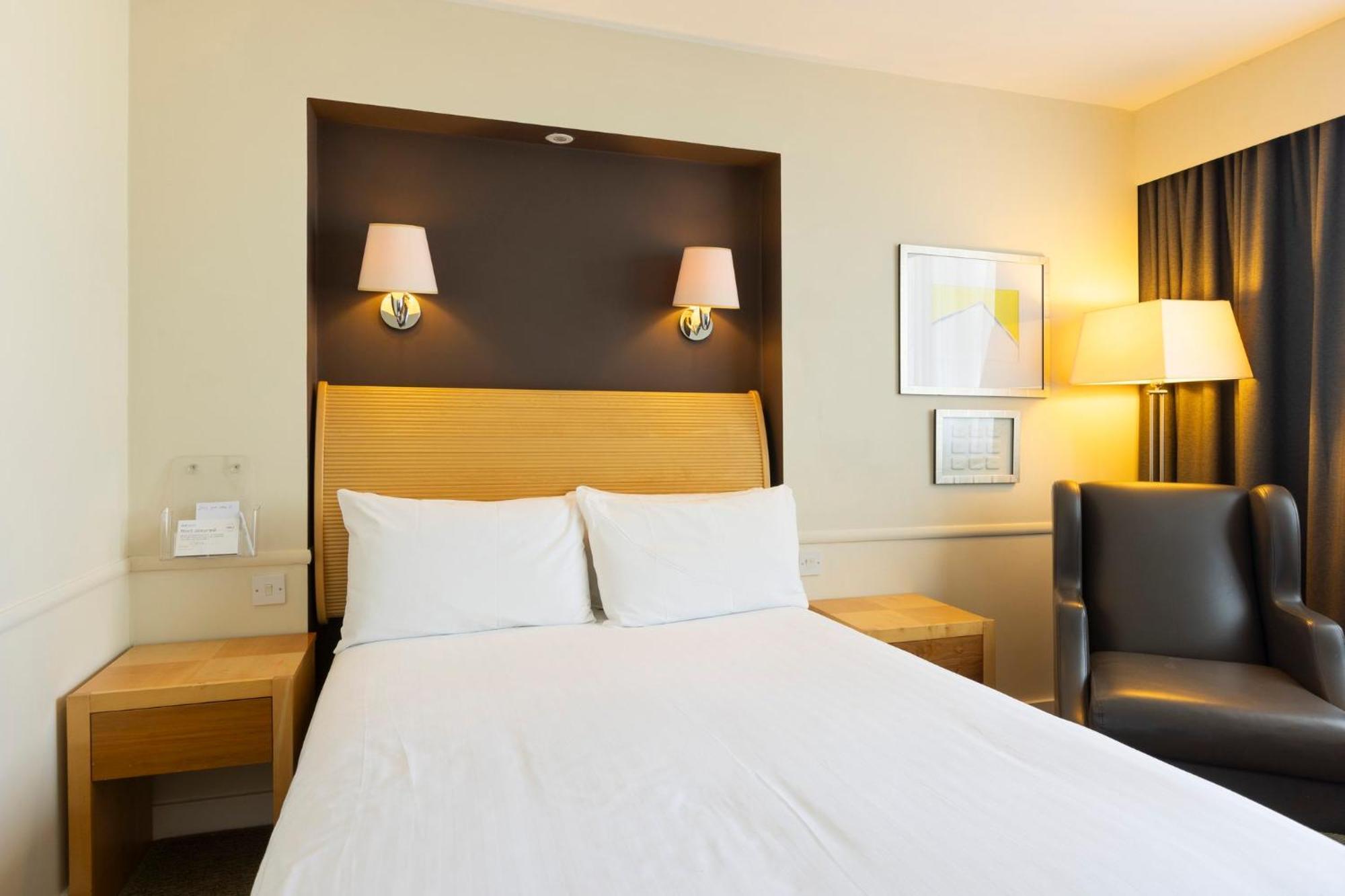 - Glasgow Airport By Ihg Hotel Paisley