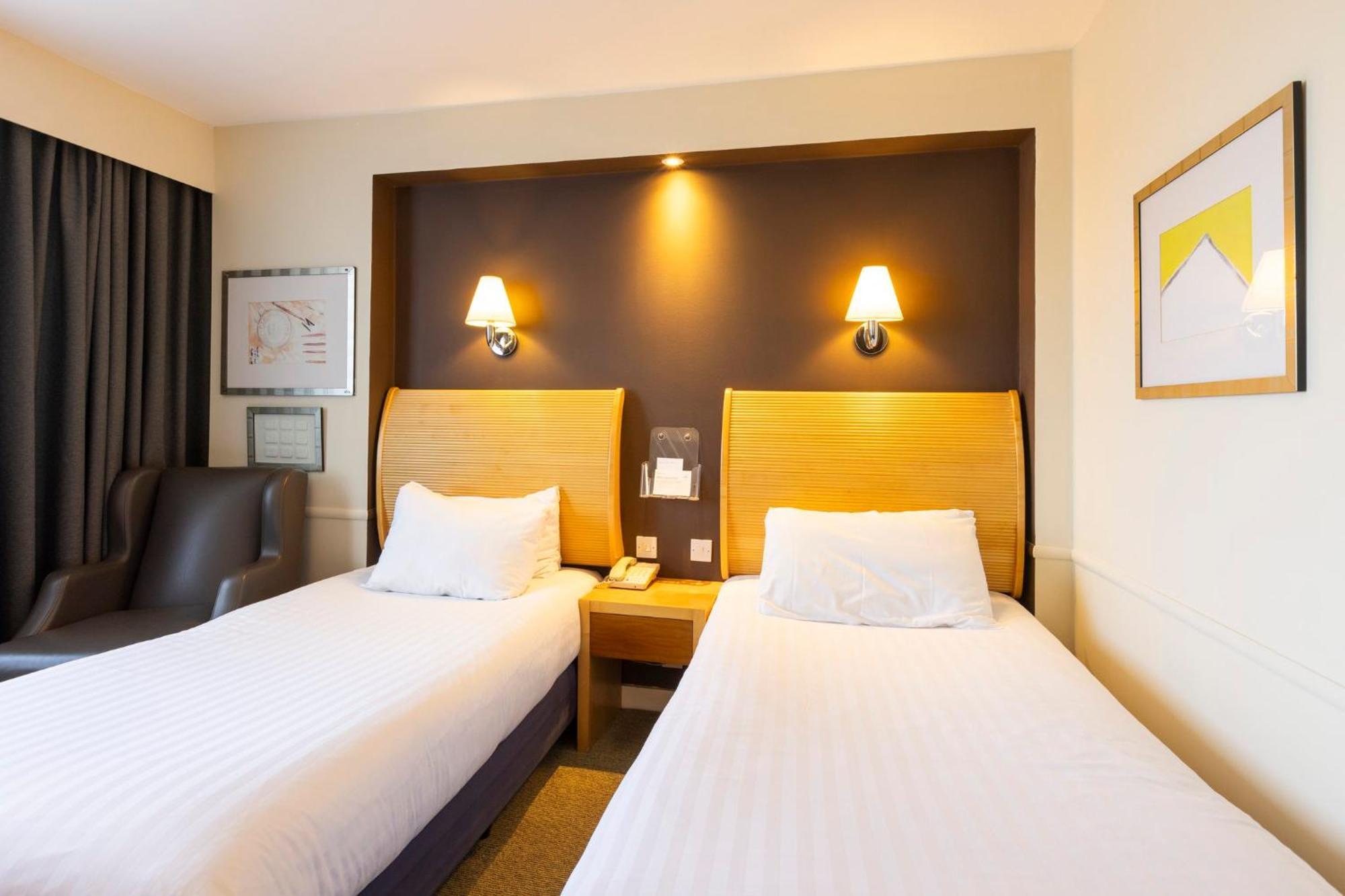 Holiday - Glasgow Airport, An Ihg 3* Paisley